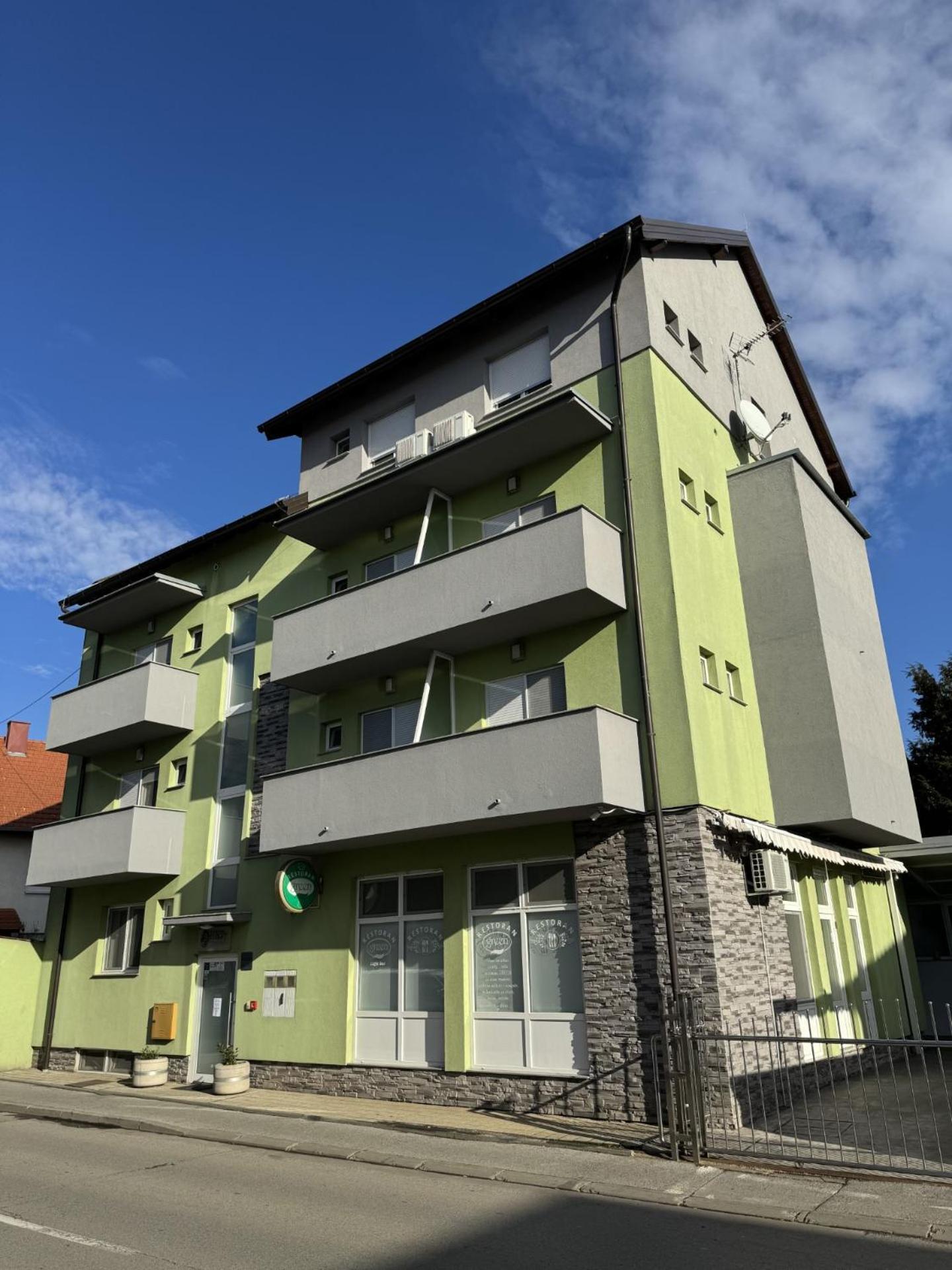 Pansion Komfor Fitea Осиек Экстерьер фото
