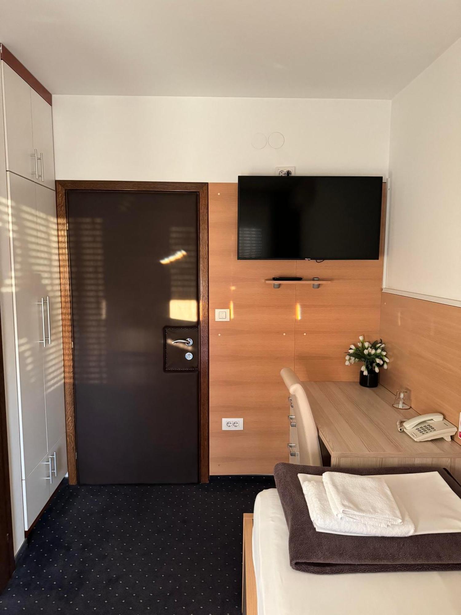 Pansion Komfor Fitea Осиек Номер фото